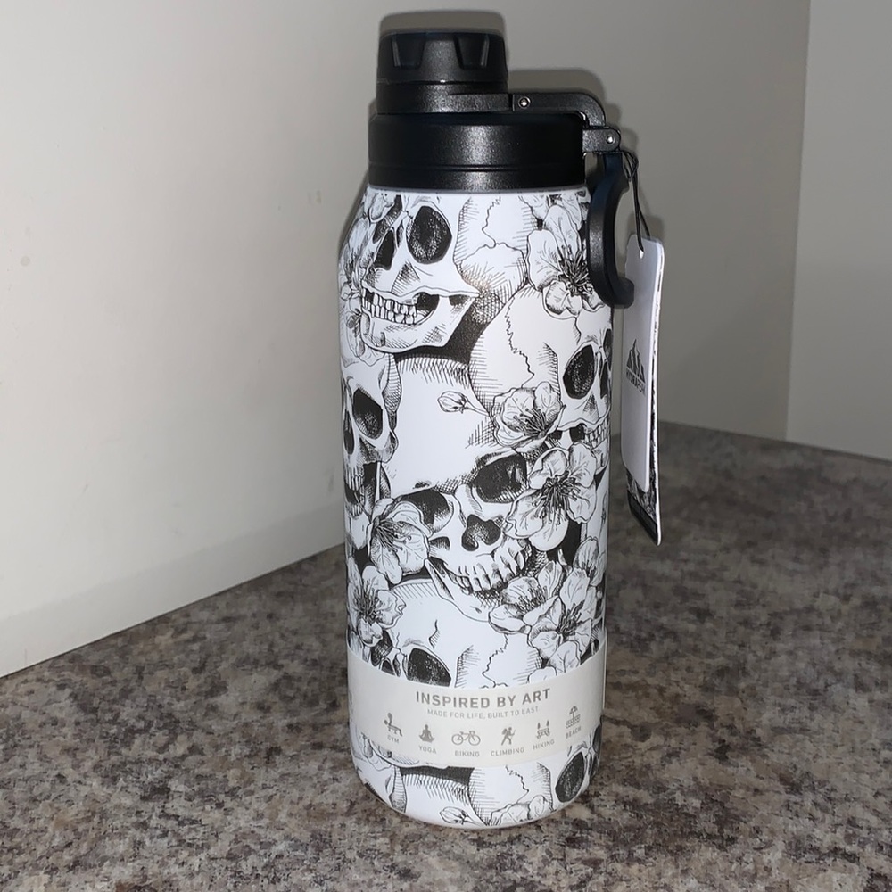 LIMITED EDITION HydraPeak Skull 32 oz Bottle With Lid